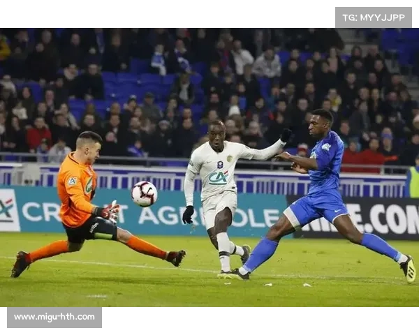 场馆突发停电小插曲,球员幽默应对意外暂停